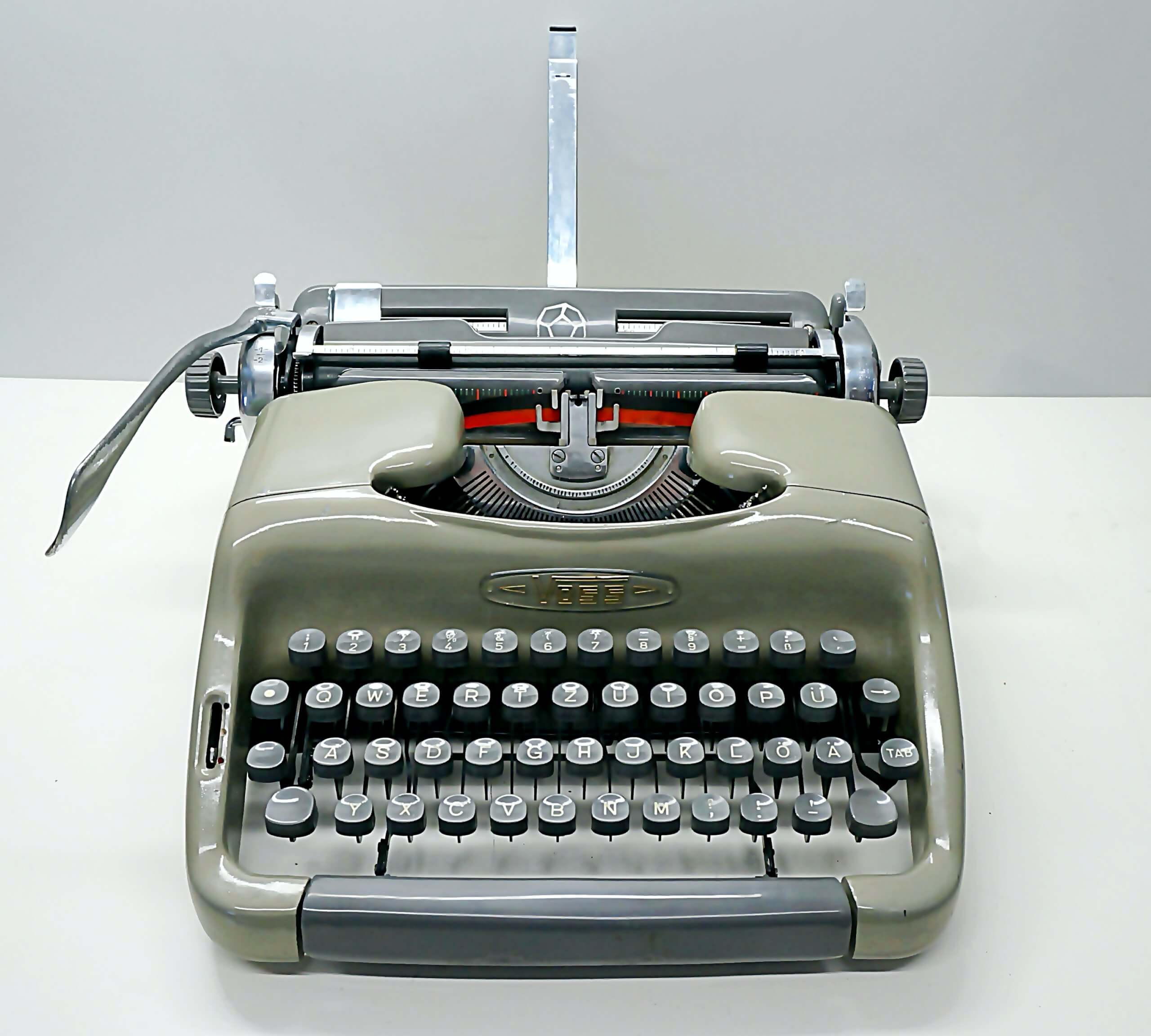 Voss Typewriter with Decimal Tabulator