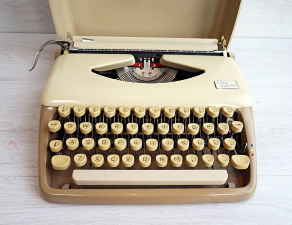 tippa typewriter coffee