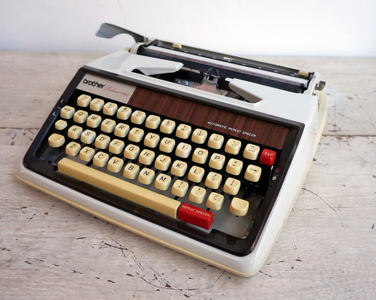Retro Brother Deluxe Typewriter For Sale My Cup Of Retro Typewriters