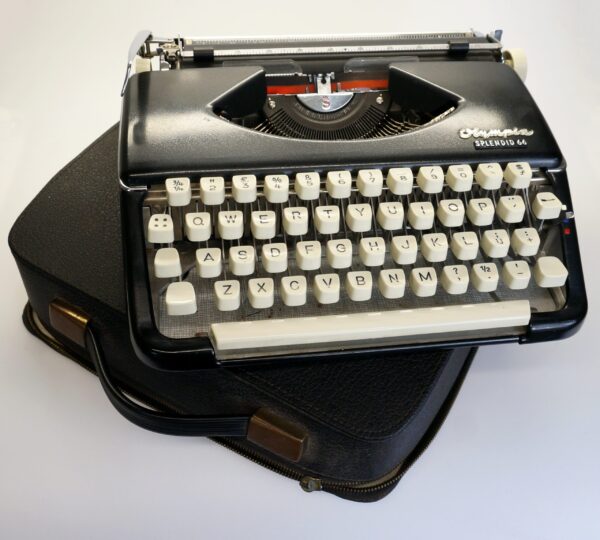 Olympia Splendid 66 typewriter