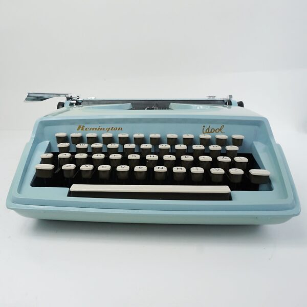remington idool baby blue typewriter
