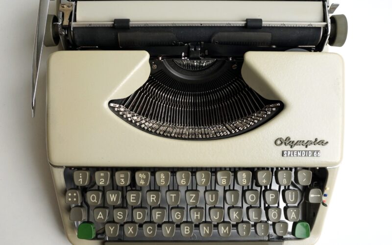 Olympia Splendid 66 Typewriter