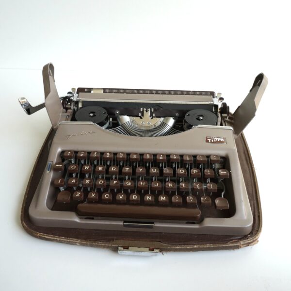 Gossen tippa pilot typewriter