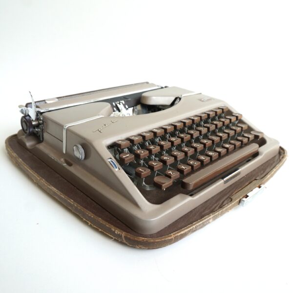 Gossen tippa pilot typewriter