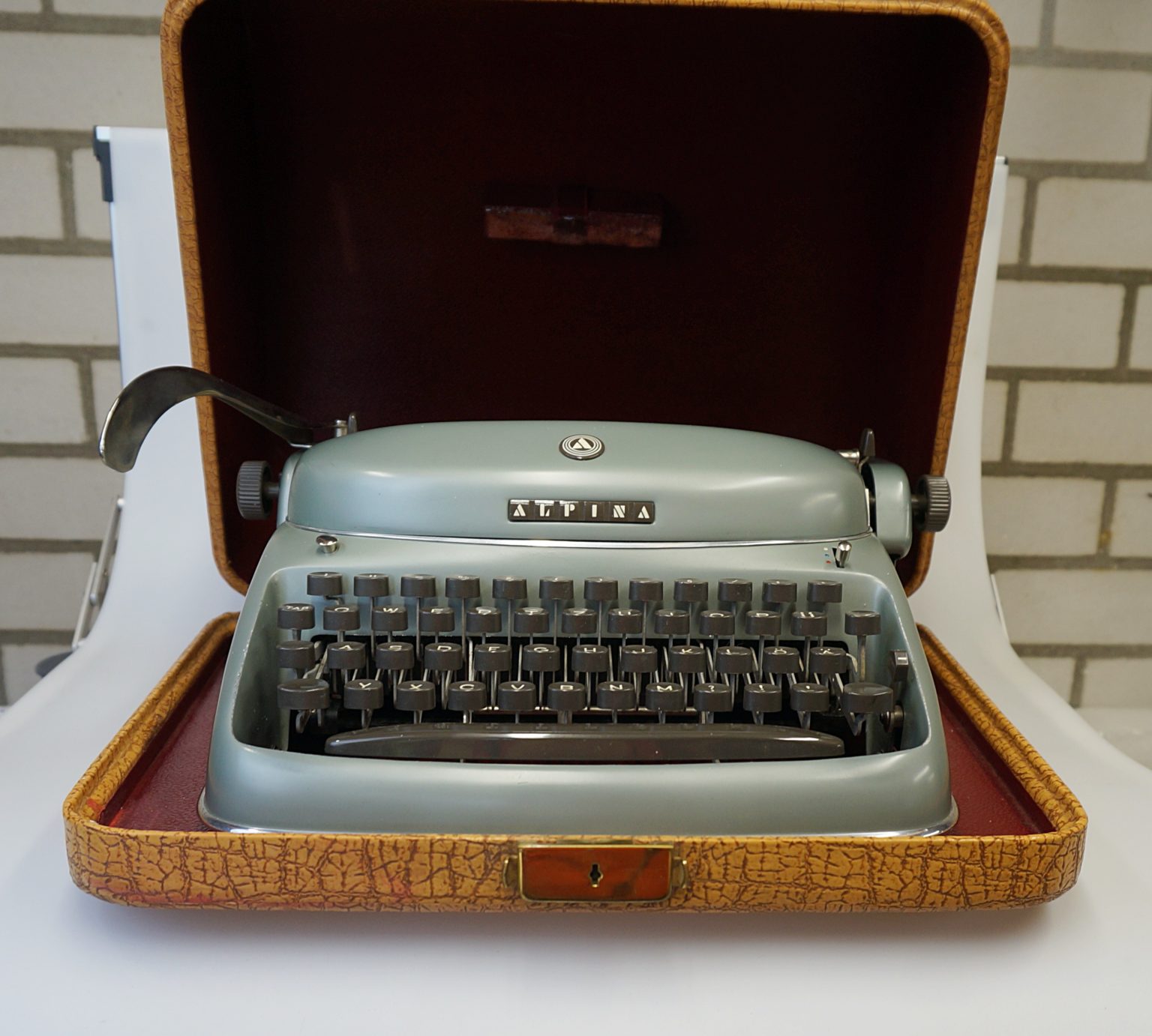 Alpina SK24 Typewriter For Sale - My Cup Of Retro Typewriter Shop