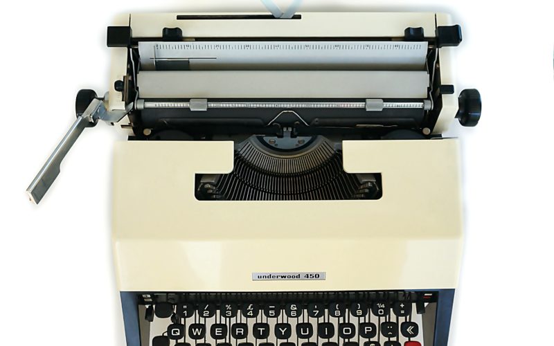 Retro Underwood 450 Typewriter