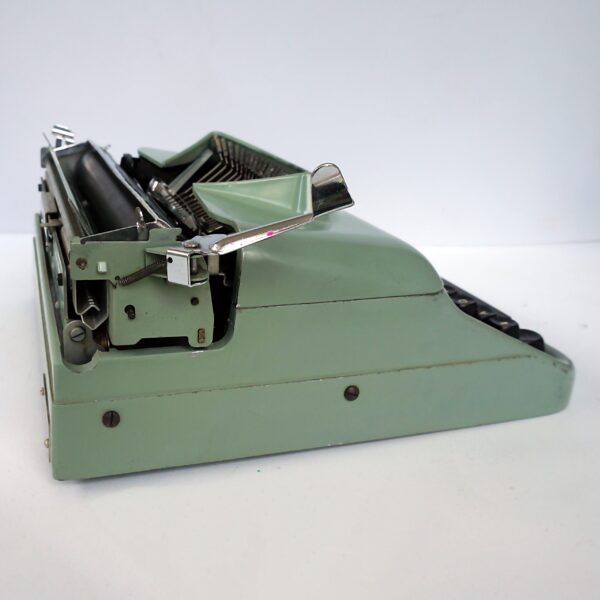 alba a4 typewriter