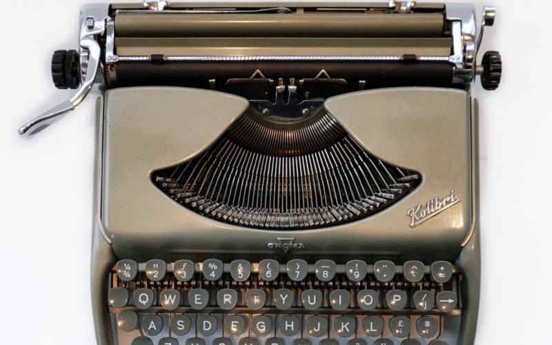 Groma Kolibri Typewriter