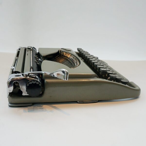 kolibri groma typewriter