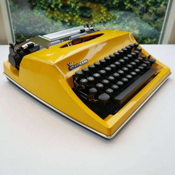 contessa typewriter