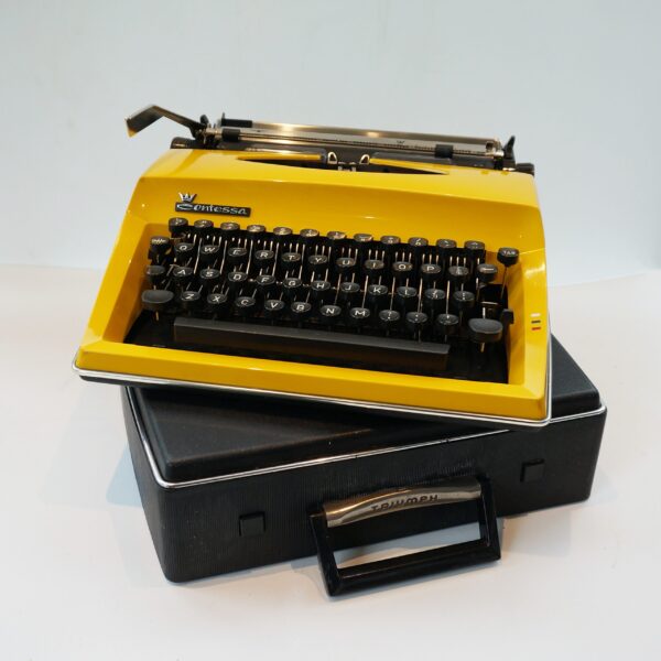 contessa typewriter