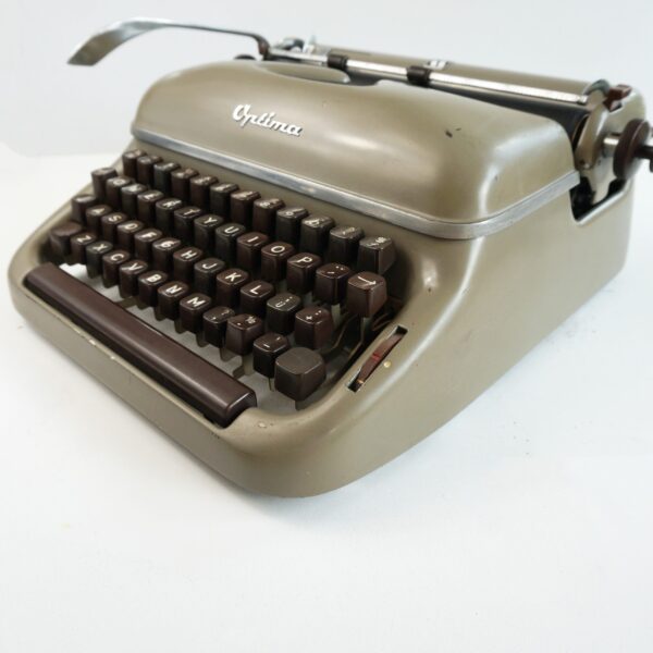 Optima Elite 3 Typewriter