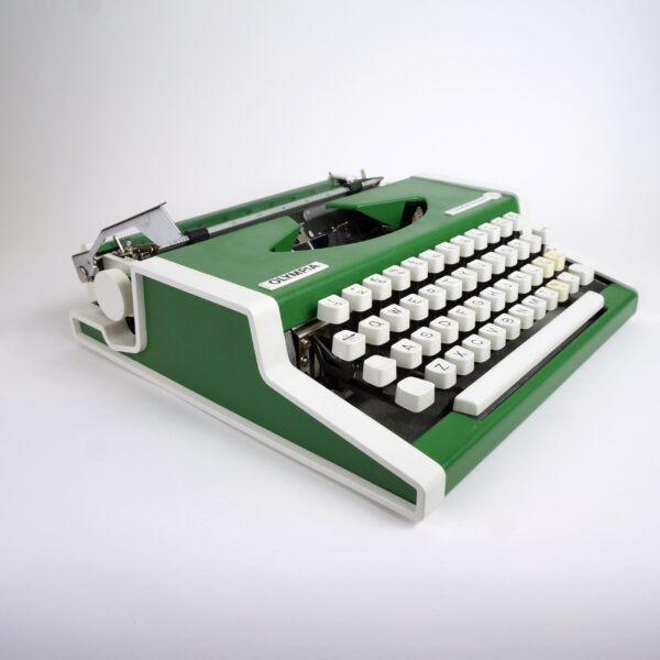 Olympia Traveller deLuxe Typewriter