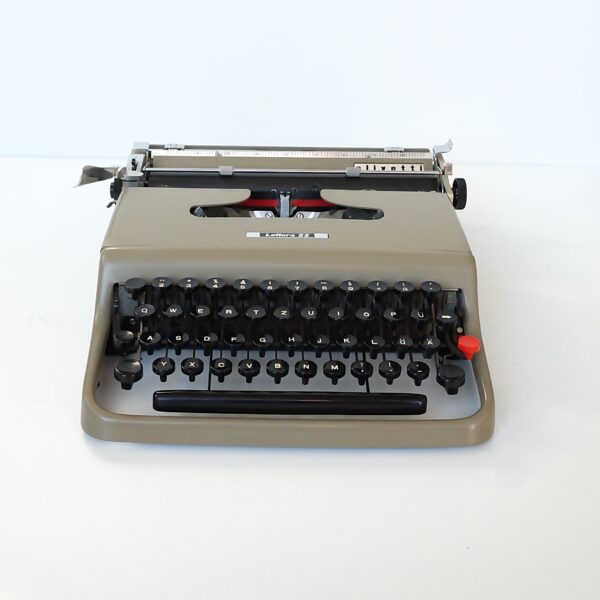 olivetti Lettera 22 typewriter and case