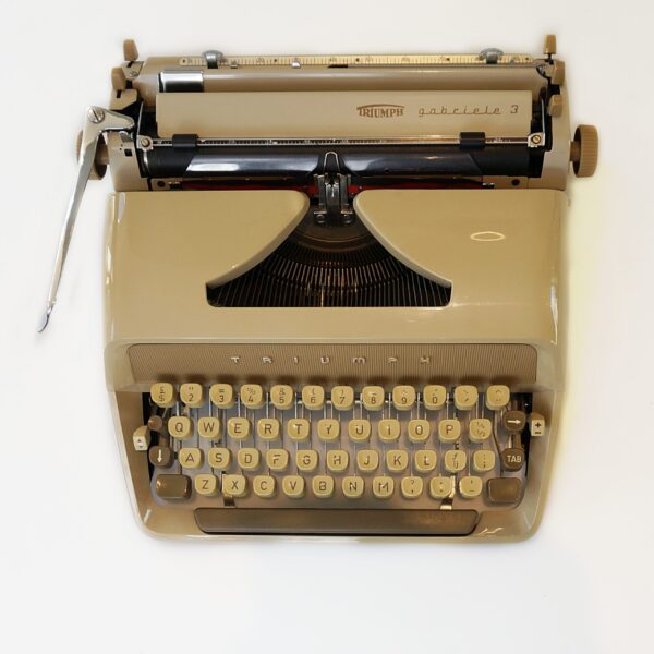 Triumph gabriele typewriter