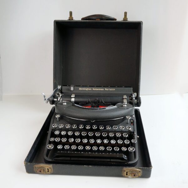 Remington Portable Noiseless Deluxe typewriter
