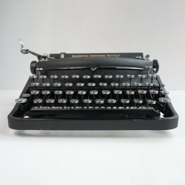 Remington Portable Noiseless Deluxe typewriter