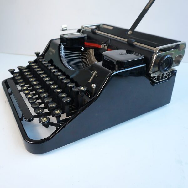 Hermes 2000 typewriter