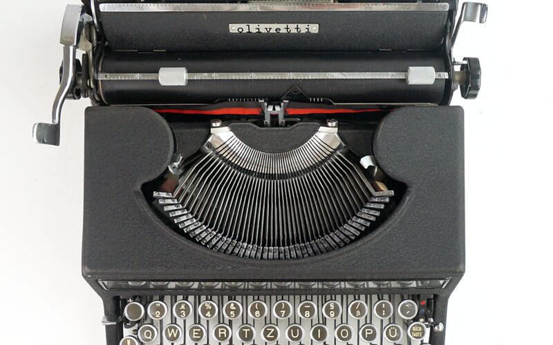 Olivetti Studio 42 Typewriter