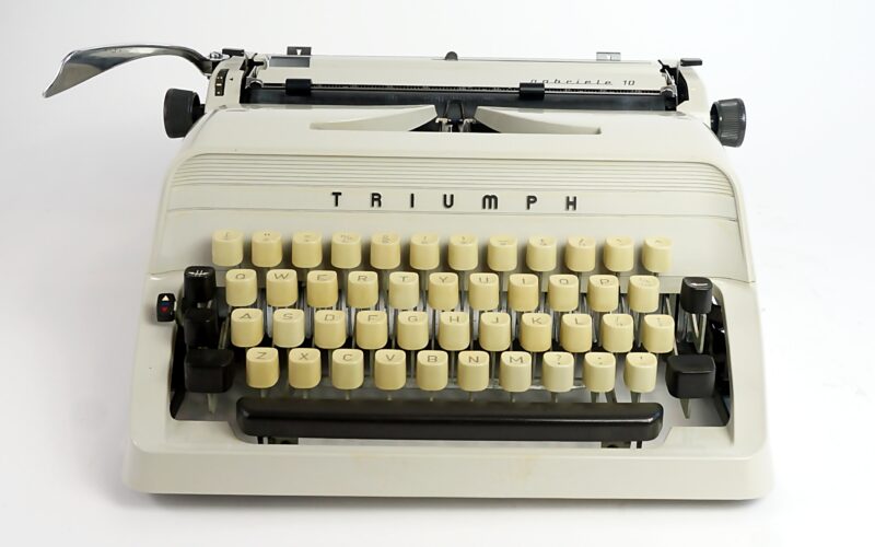 Triumph Gabriele 10 Typewriter