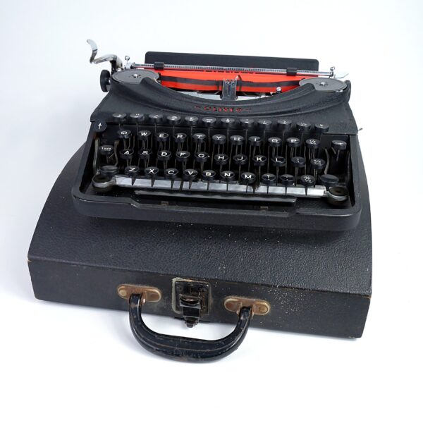 Oliver Portable Typewriter 1954