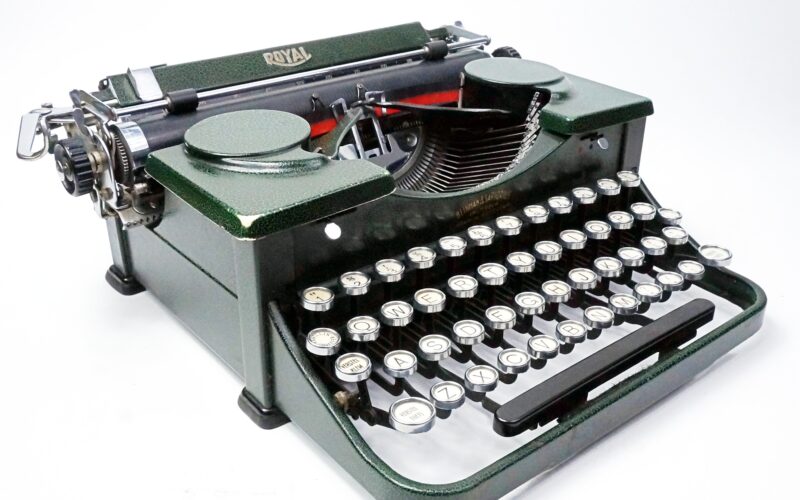 Green Royal Portable Typewriter (Model P)