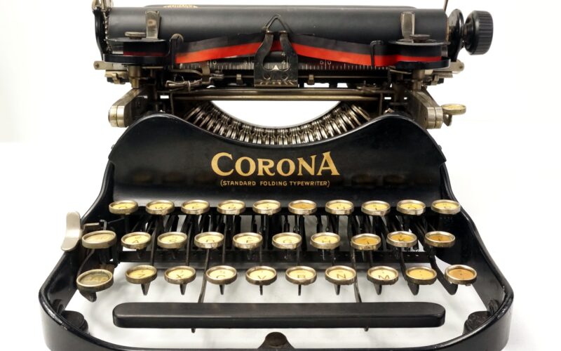 Corona 3 Standard Folding Typewriter