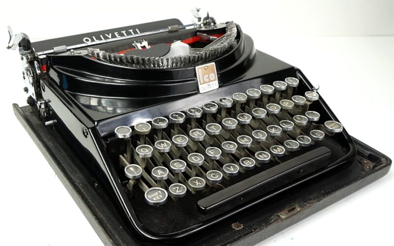 Olivetti ICO MP1 Typewriter