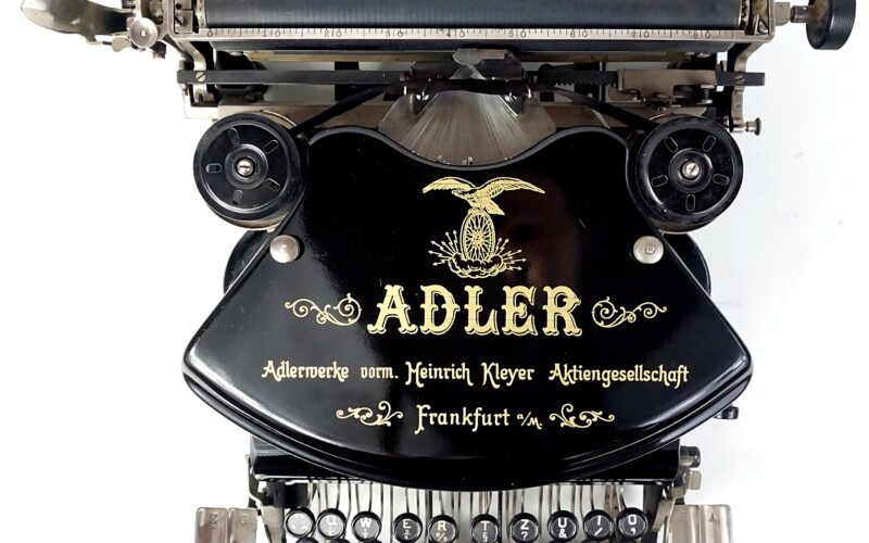 Adler 7 Typewriter Italic Font