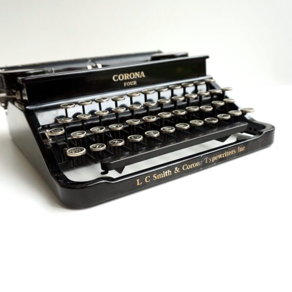 Corona four improved typewriter