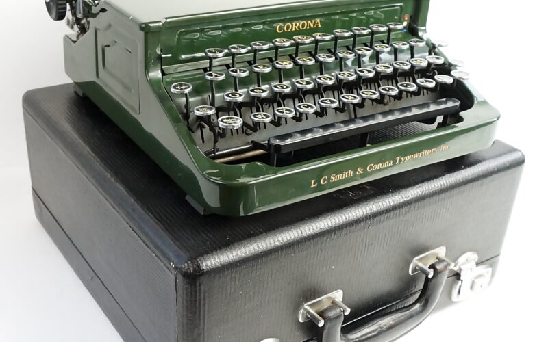 Green Smith-Corona Silent 1S Typewriter