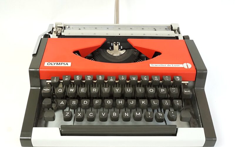 Two-Tone Olympia Traveller Typewriter