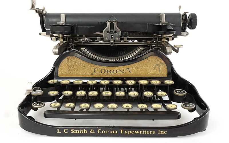 Smith-Corona 3 Typewriter, Folding 3-Bank Typewriter 1930