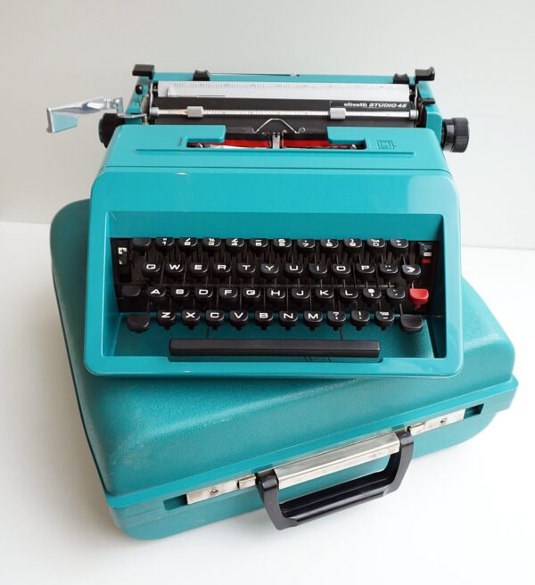 Olivetti studio 45 typewriter