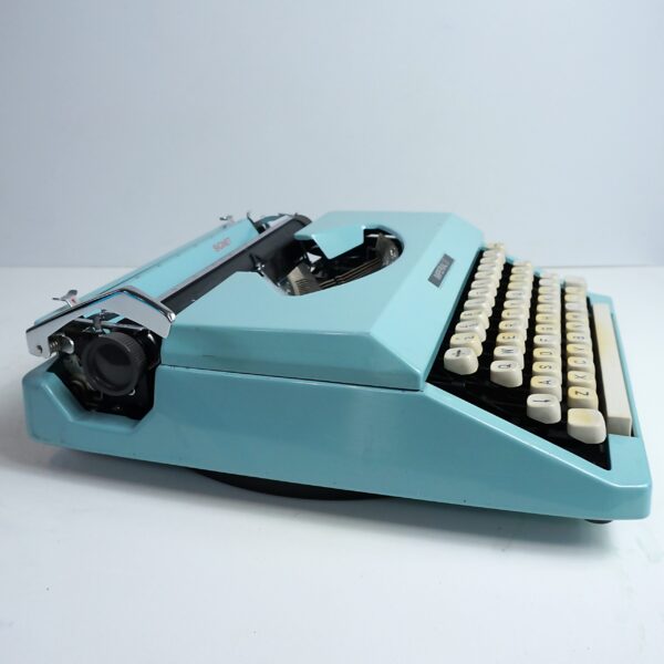 Imperial Signet Typewriter