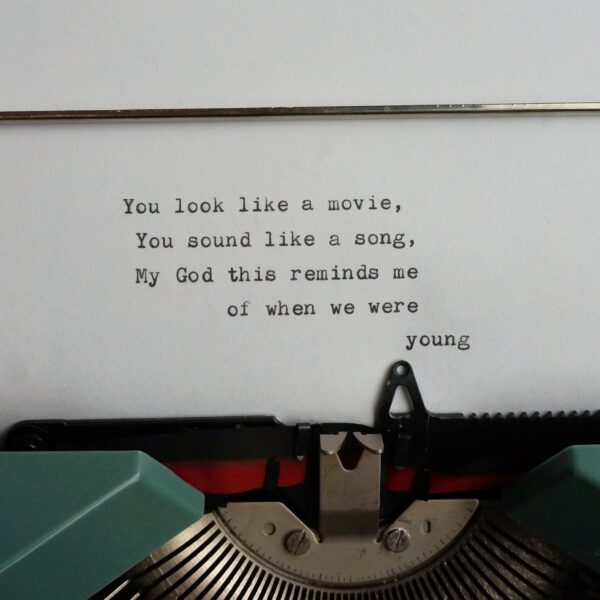 olivetti lettera 82 typewriter