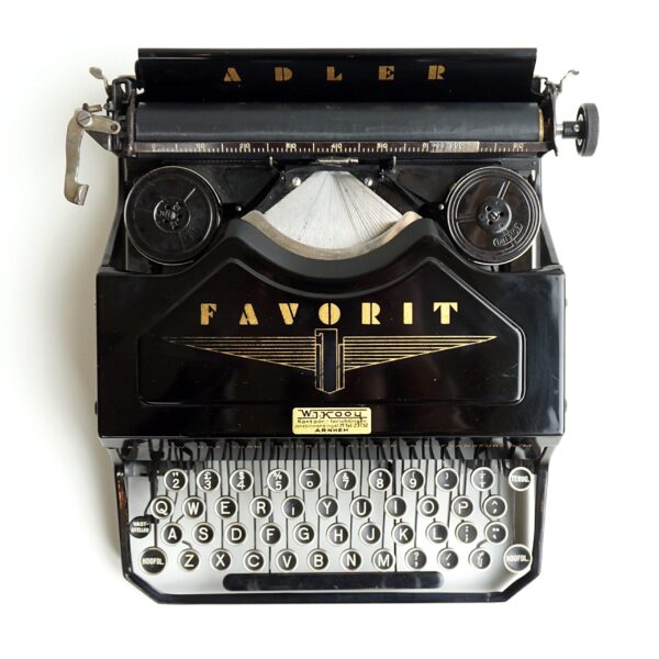 Adler Favorit typewriter