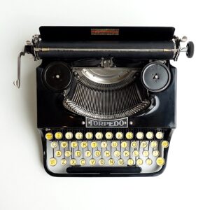 Black Torpedo Model 17 typewriter from 1934 with Dutch keyboard