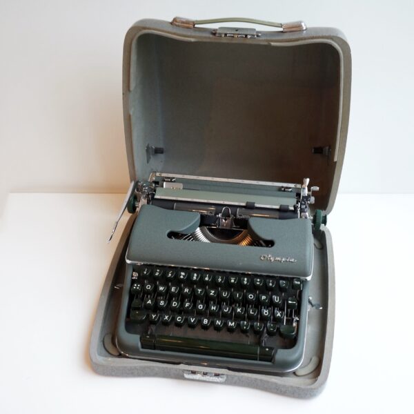 Olympia SM4 typewriter and case