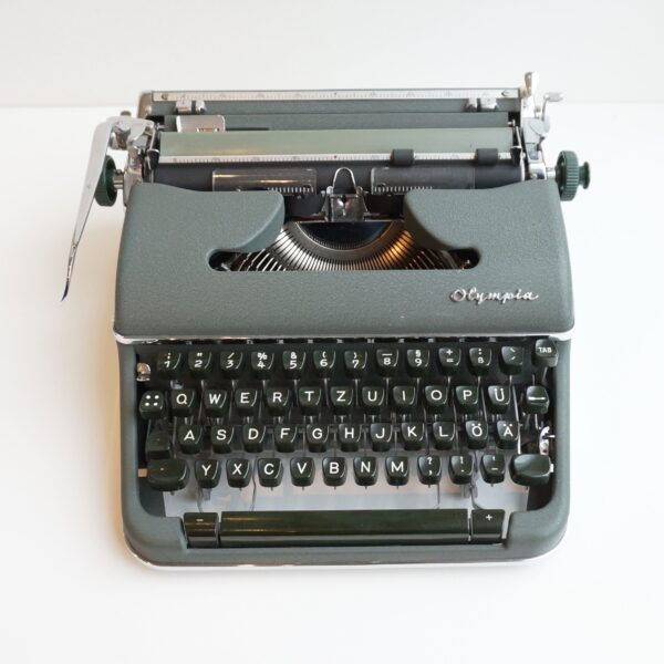 Olympia SM4 typewriter and case