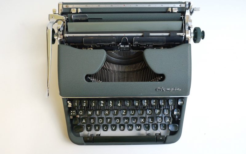 Olympia SM4 Typewriter QWERTZ