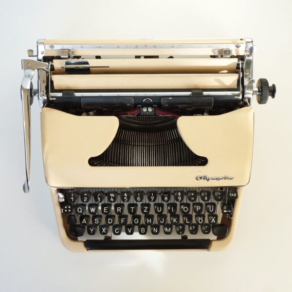 Olympia SM3 typewriter Sand Color