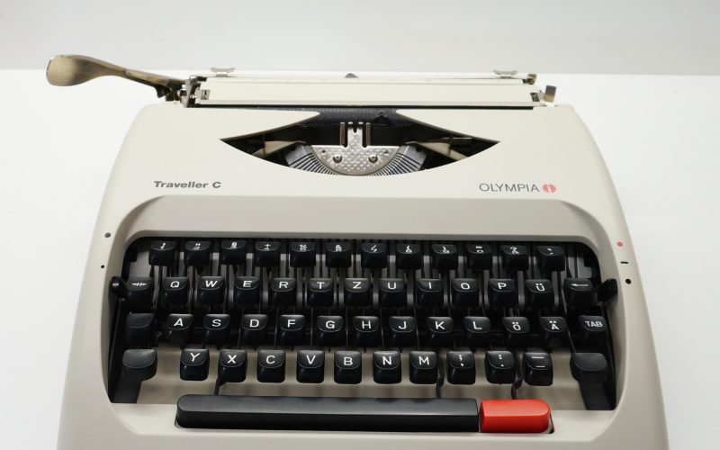 Olympia Traveller C Typewriter